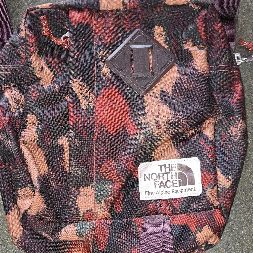 The North Face Bardu II Crossbody Bag Burgundy Abstract Camo Shoulder Bag